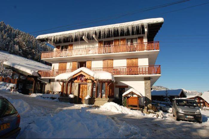 Hotel La Chaumiere 3*